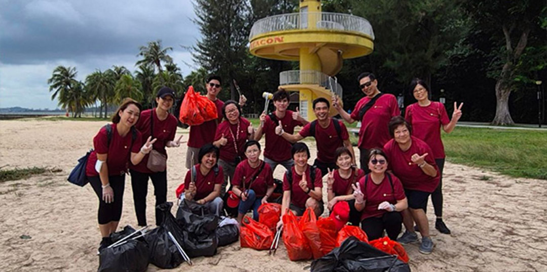 Hong Leong Finance "Spring Cleans" East Coast Park